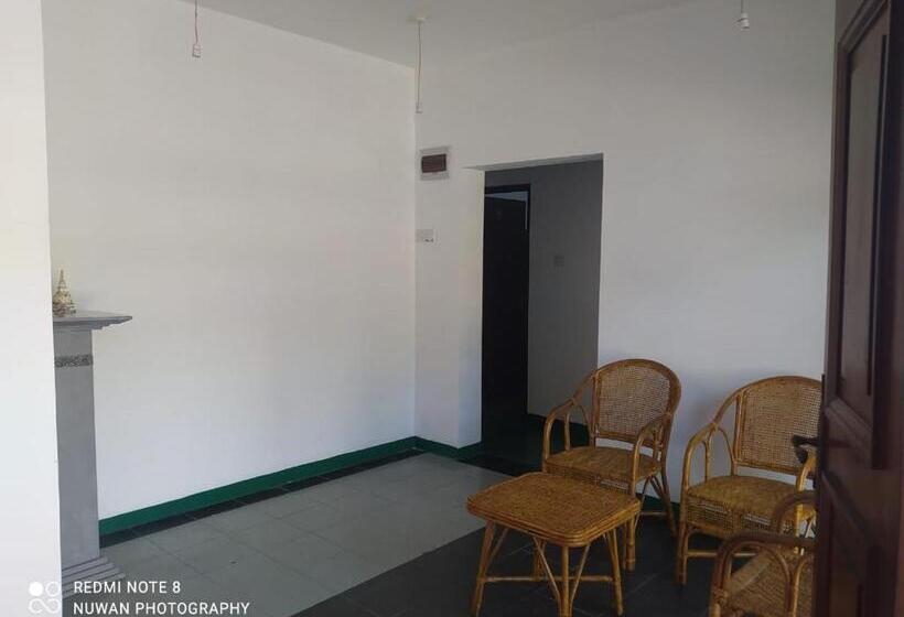 פנסיון Kelani Vip Rest