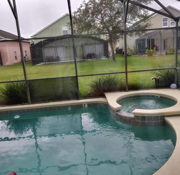 پانسیون Posh Guest Suite With Pool