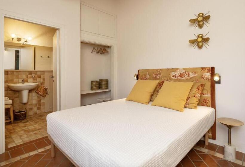 بنسيون Scarlea Rooms