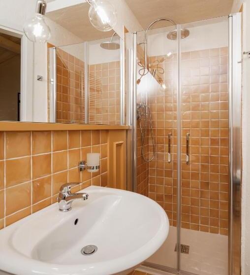 بنسيون Scarlea Rooms