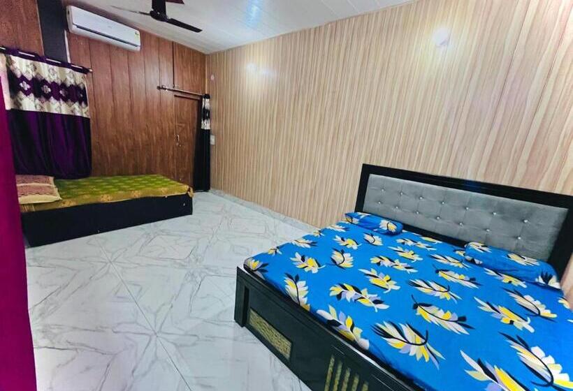 Пансион Sri Khatu Shyam Palace