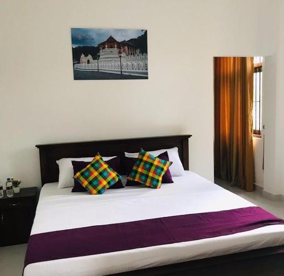 Пансион Sri White Villa Airport Boutique