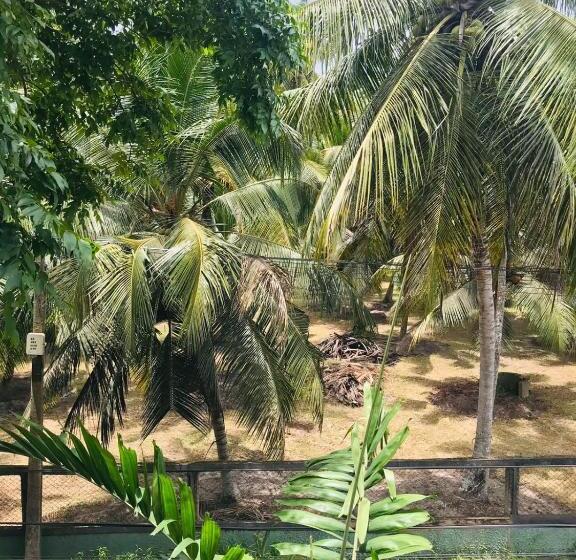 Пансион Sri White Villa Airport Boutique