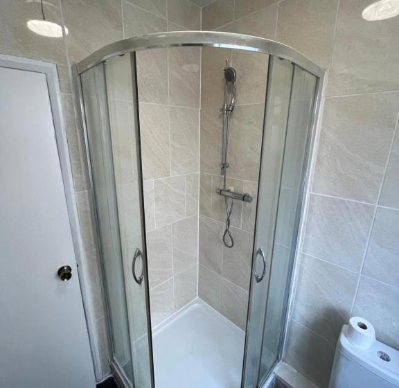 膳宿费 Superb Guest House Close To London 02