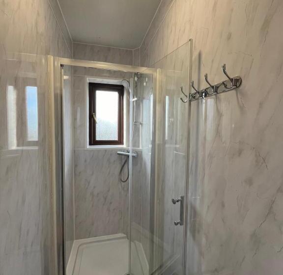 膳宿费 Superb Guest House Close To London 02