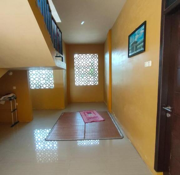 پانسیون Zaya Guest House