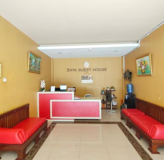 פנסיון Zaya Guest House