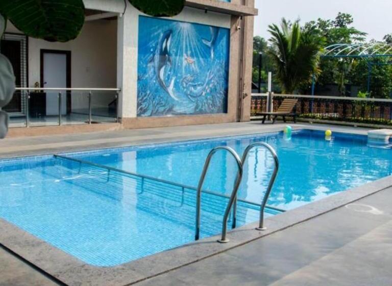 אתר נופש Vishvin Restofarm Badlapur