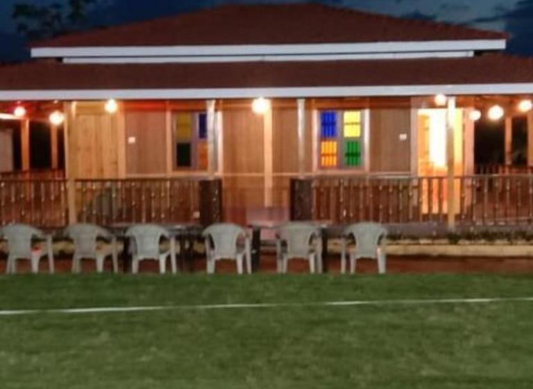 אתר נופש Vishvin Restofarm Badlapur