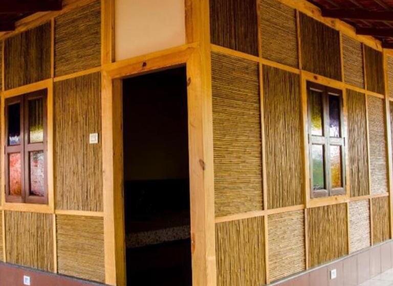 אתר נופש Vishvin Restofarm Badlapur