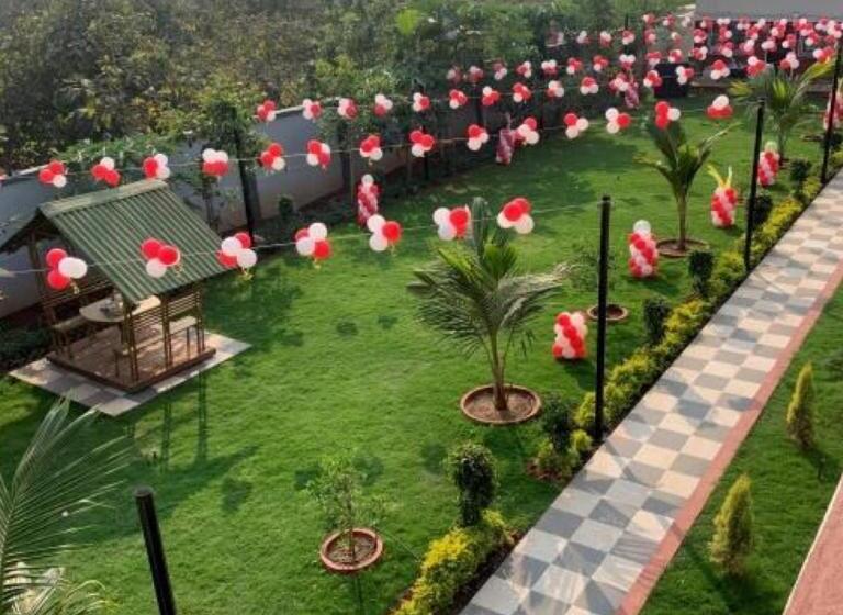 אתר נופש Vishvin Restofarm Badlapur