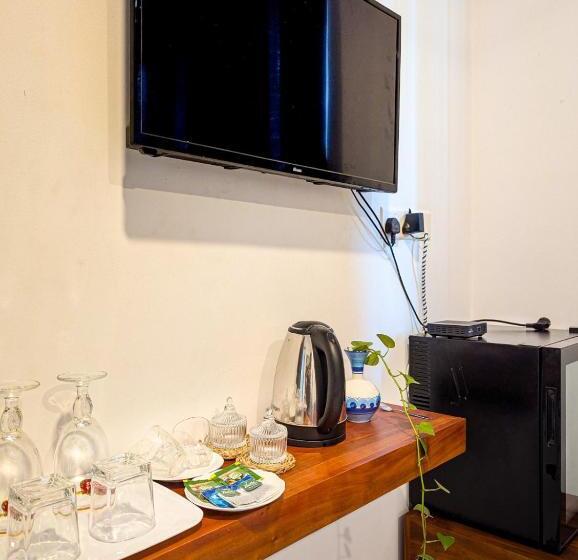 Airpot Hotel By Cmb Apartments