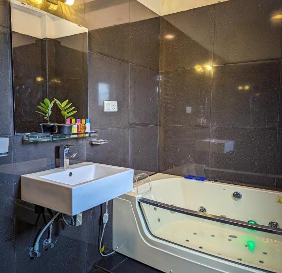 Airpot Hotel By Cmb Apartments