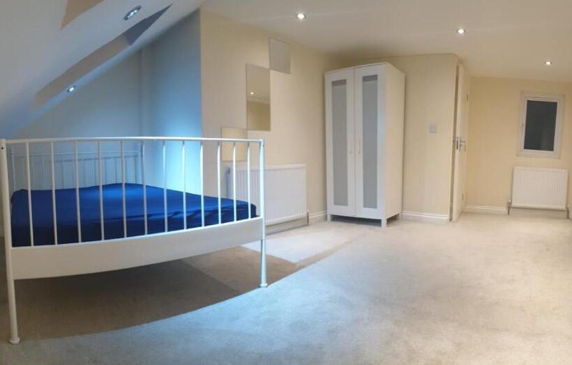 호스텔 Private Rooms Near Hither Green Station