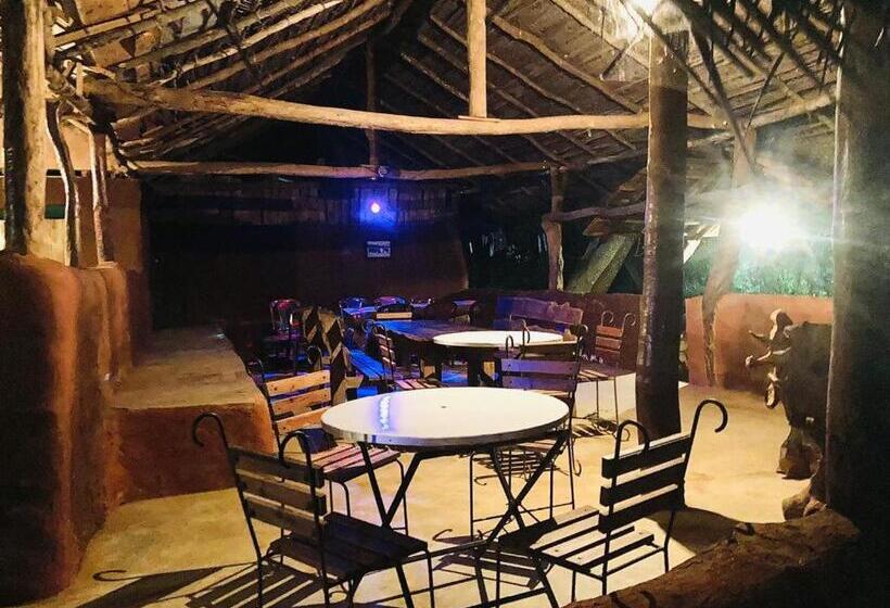 הוסטל Siyonara Banglow