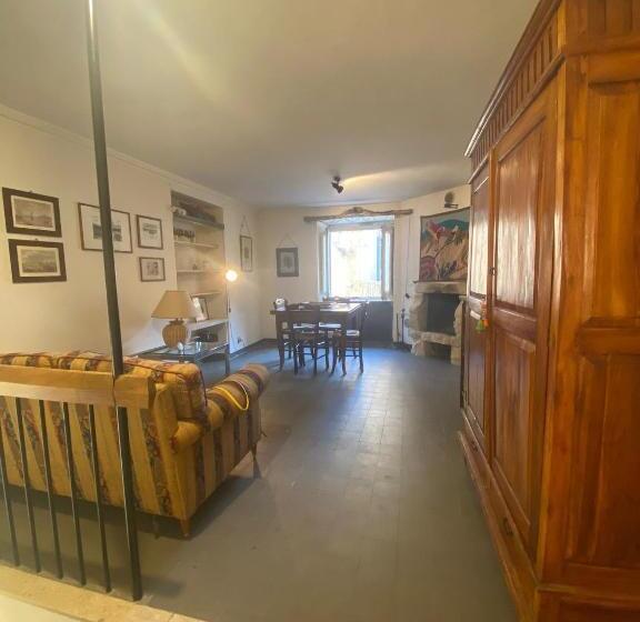 مبيت وإفطار A P E House