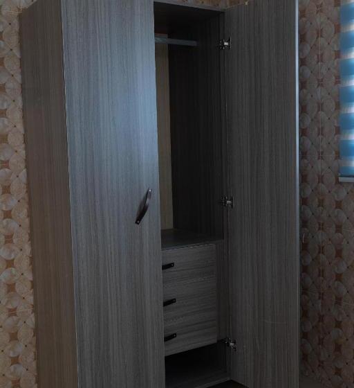 تختخواب و صبحانه Atom Height Apartment