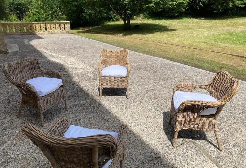 Bed and Breakfast Château De Laclaireau