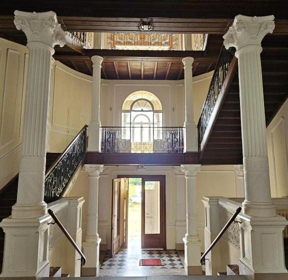 Bed and Breakfast Château De Laclaireau