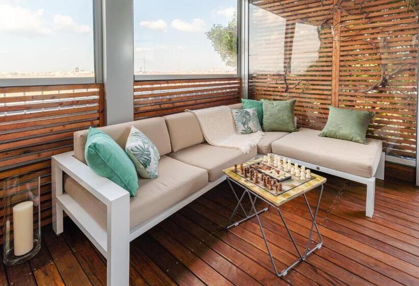 Fiftyfive One Zuretti