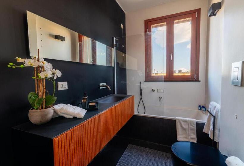 Fiftyfive One Zuretti