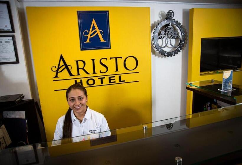 ホテル Aristo Tunja