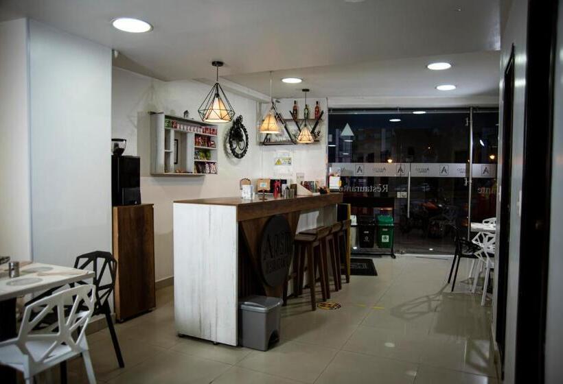 ホテル Aristo Tunja