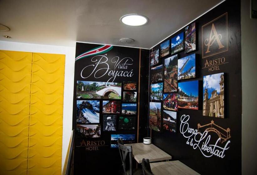 ホテル Aristo Tunja