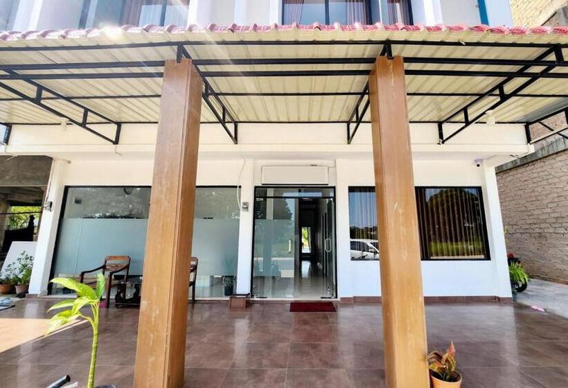 فندق Arsya Homestay Mitra Reddoorz