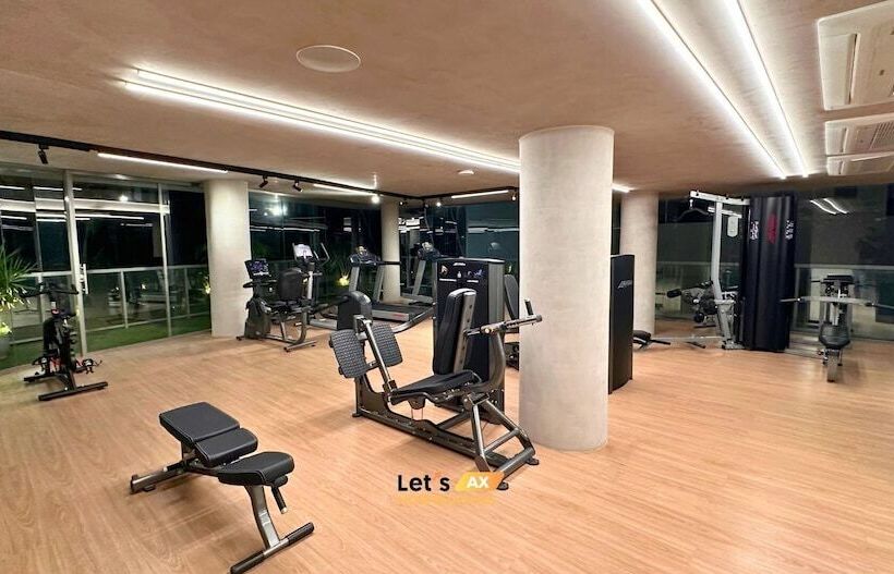 בית מלון כפרי Ax Setai Yacht