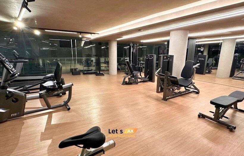 בית מלון כפרי Ax Setai Yacht