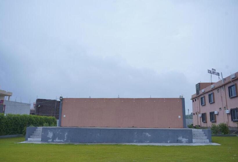 ホテル Brij Palace