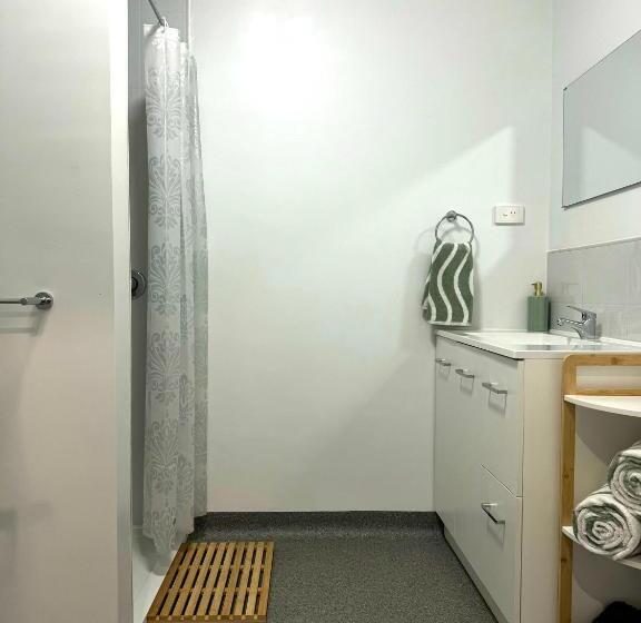 Капсульный Oтель Red Emu Motel