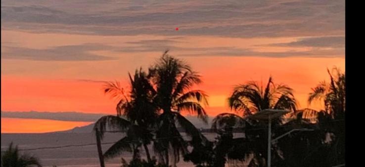 هتل Daily Travellers Inn & Suites