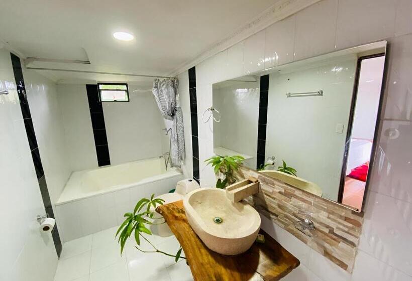 Отель Finca Campestre La Carolina