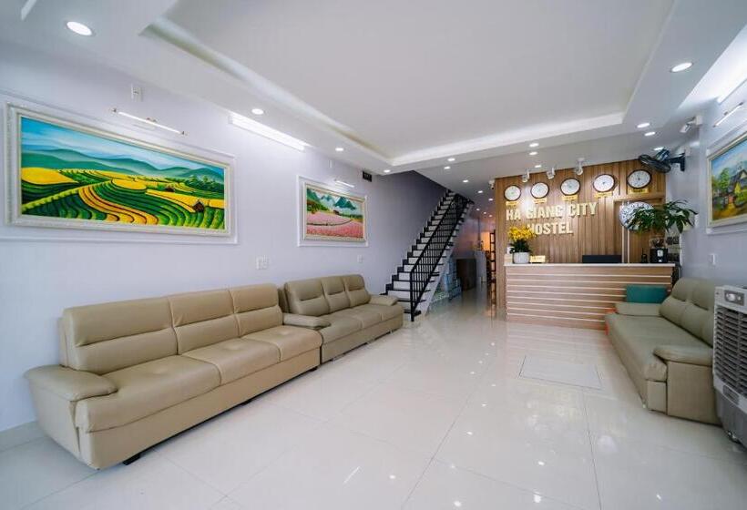 هتل Ha Giang City Hostel