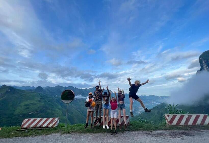 هتل Ha Giang City Hostel