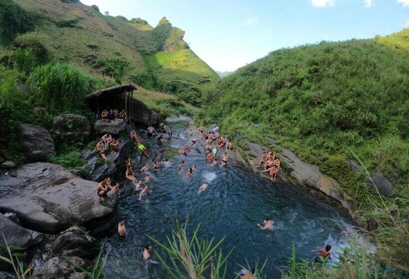 هتل Ha Giang City Hostel