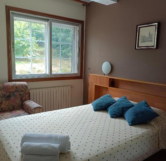 هتل Hostal Cafeteria Chocolate & Menta Redondela