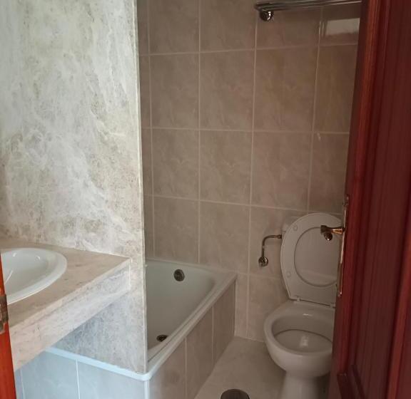 هتل Hostal Cafeteria Chocolate & Menta Redondela