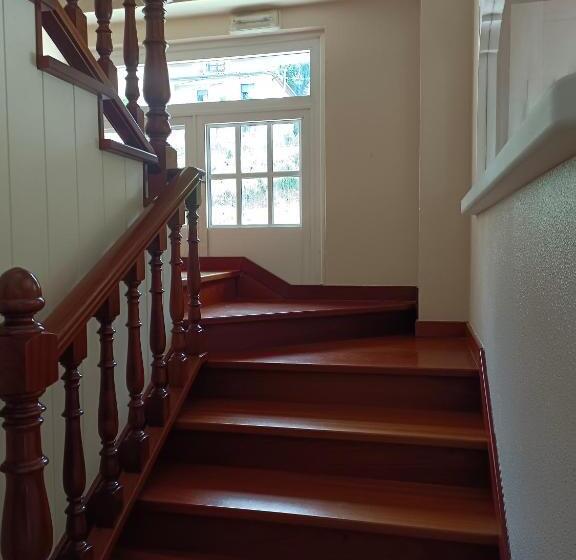 هتل Hostal Cafeteria Chocolate & Menta Redondela