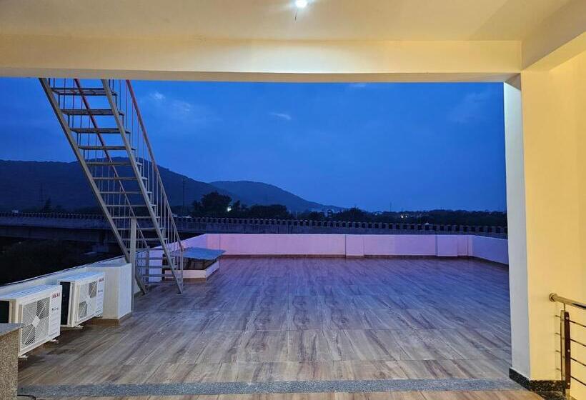 호텔 Simony Palace