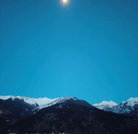 فندق Mountain Regal