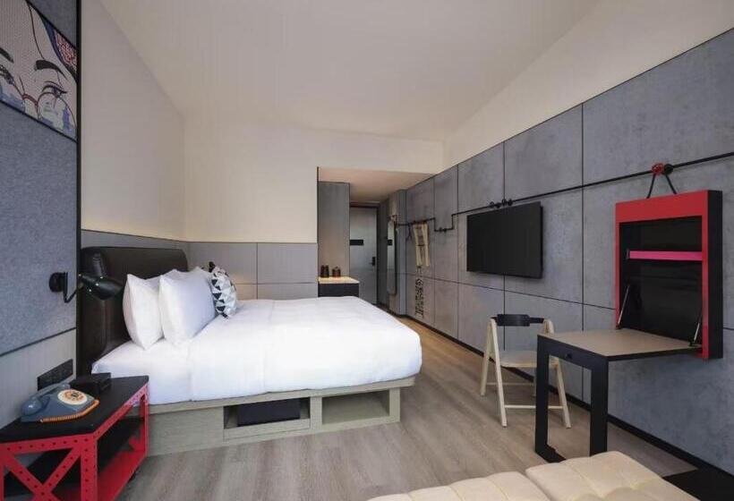 Отель Moxy Ningbo Old Bund