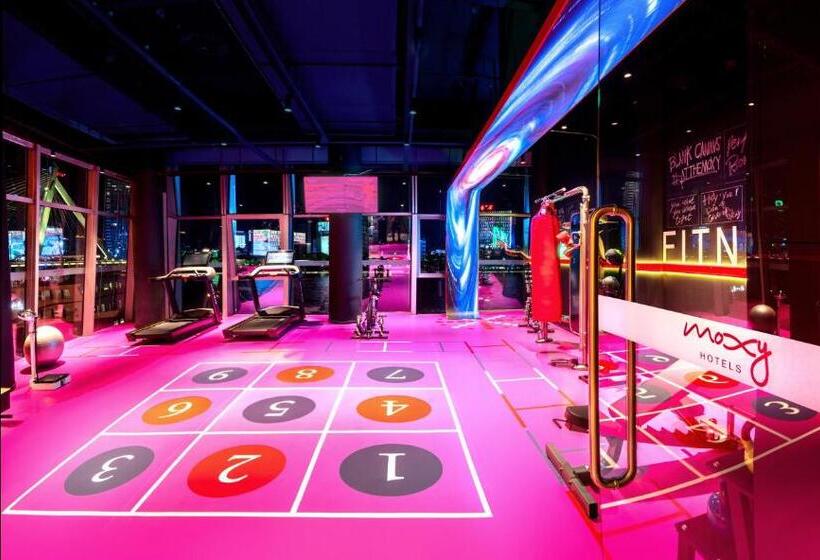 Отель Moxy Ningbo Old Bund