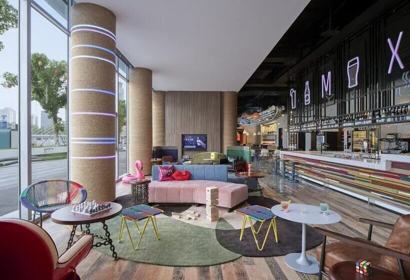Отель Moxy Ningbo Old Bund