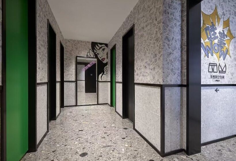 Отель Moxy Ningbo Old Bund