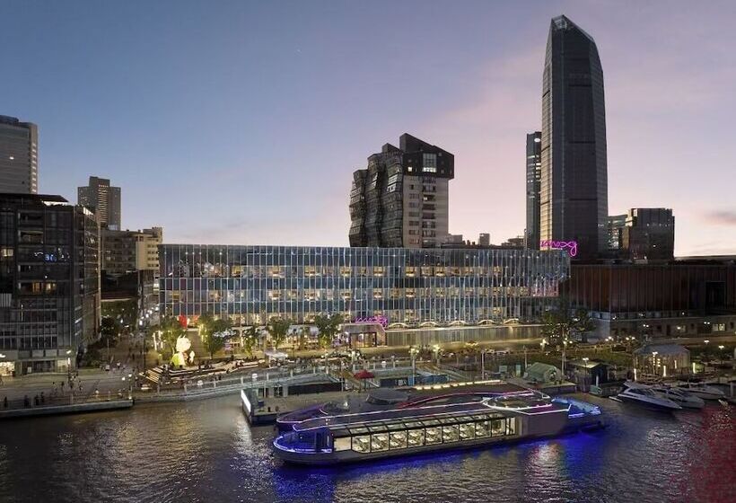 Отель Moxy Ningbo Old Bund