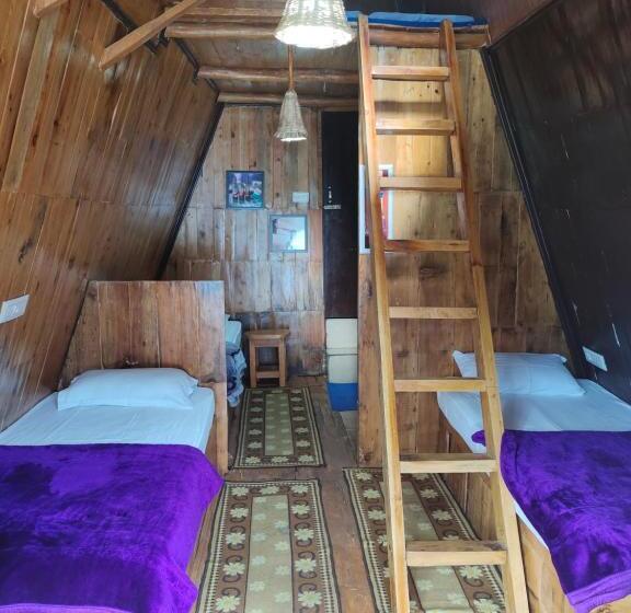 هتل Muse Meadow Huts & Homestay