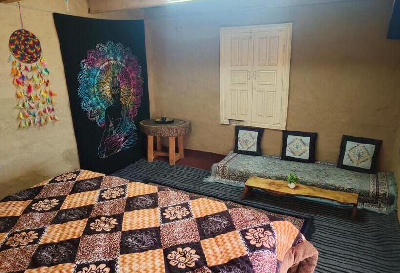 هتل Muse Meadow Huts & Homestay